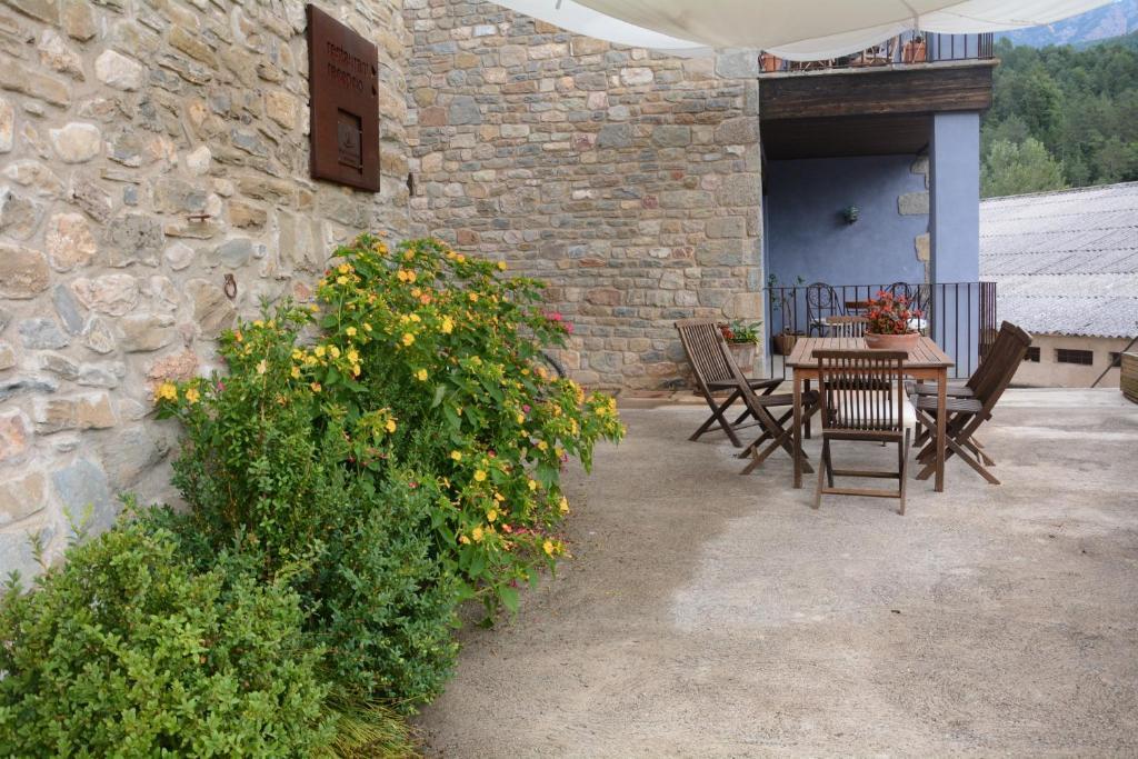 Monegal Hotel San Lorenzo de Morunys Exterior foto